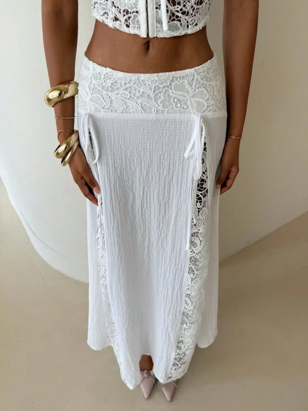 Elegant White Women's Low Waist Lace detailed maxi Skirt - Picture 9 of 9
